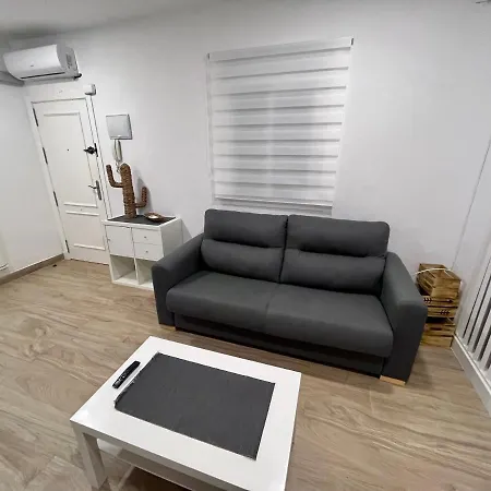 Gatu Paraguay , Preferente Mayores 25 Anos Y Familias Apartament
